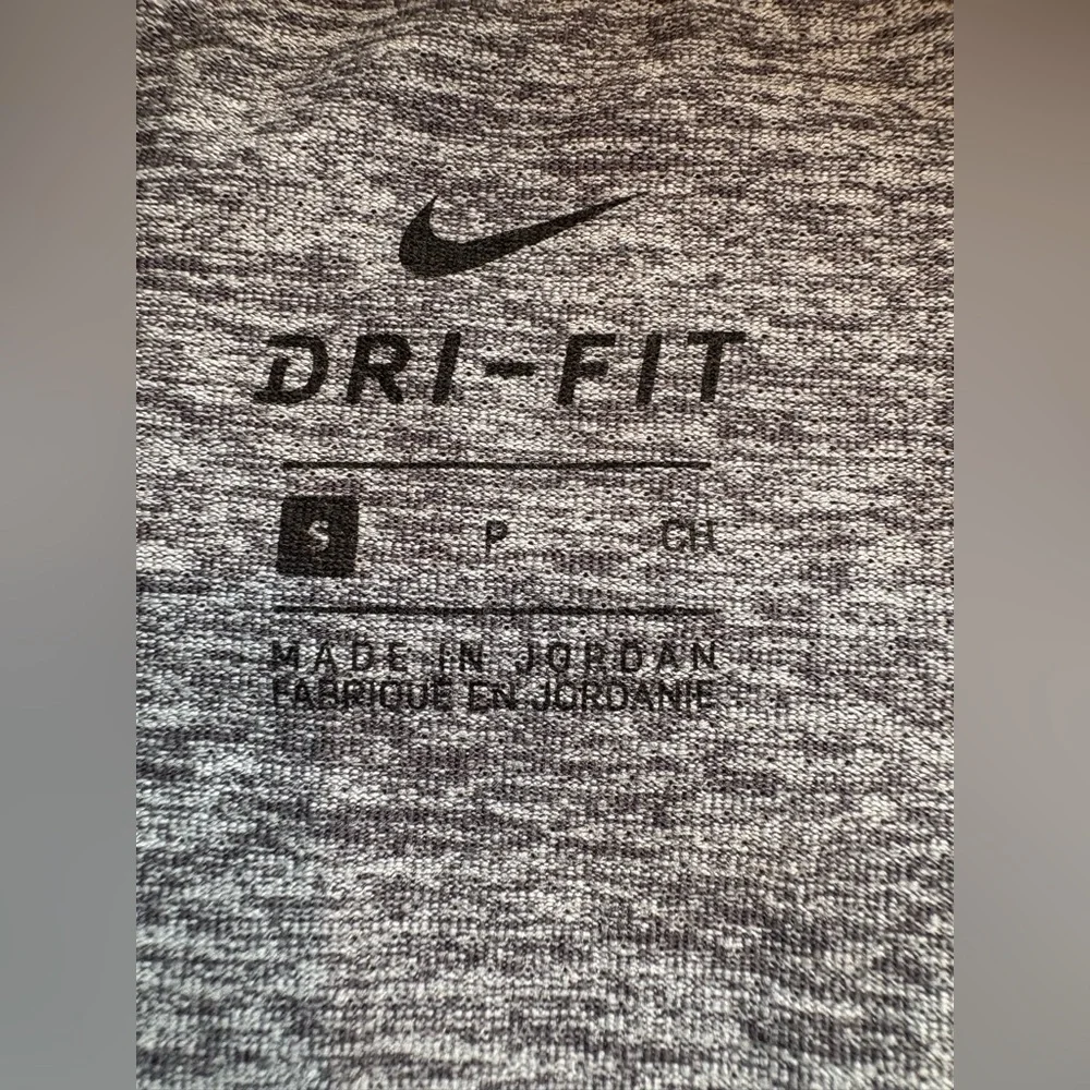 Nike 1/2 Zip Running Top - Size Small. - Picture 11 of 14